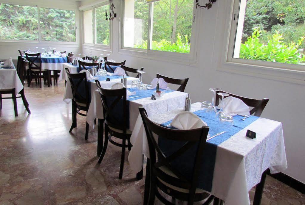 Hôtel Restaurant Le Lachens La Bastide (Var) Exterior foto